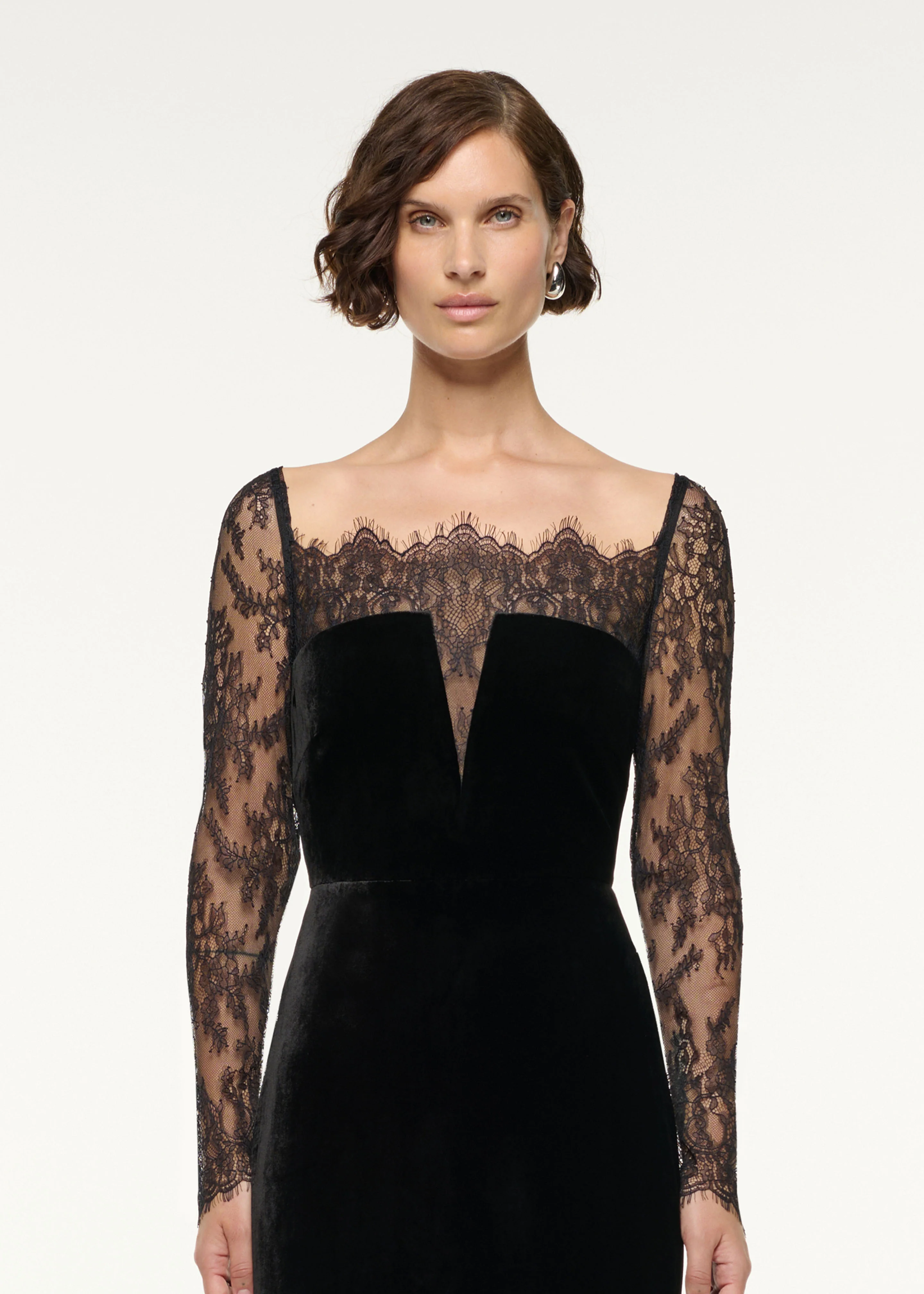 Scalloped Lace And Velvet Gown - Image 4