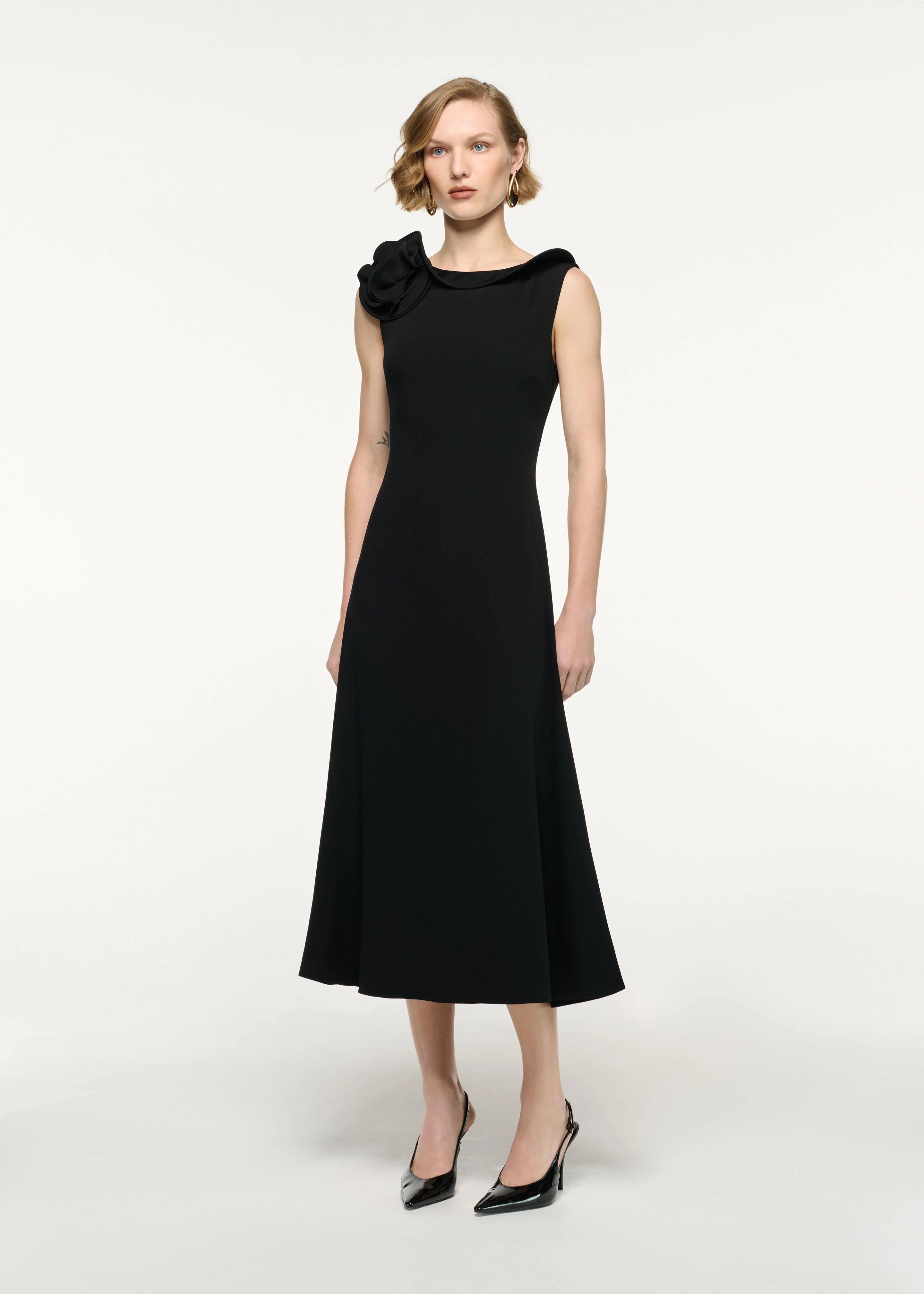 Flower Collared Sleeveless Midi Dress - Image 2