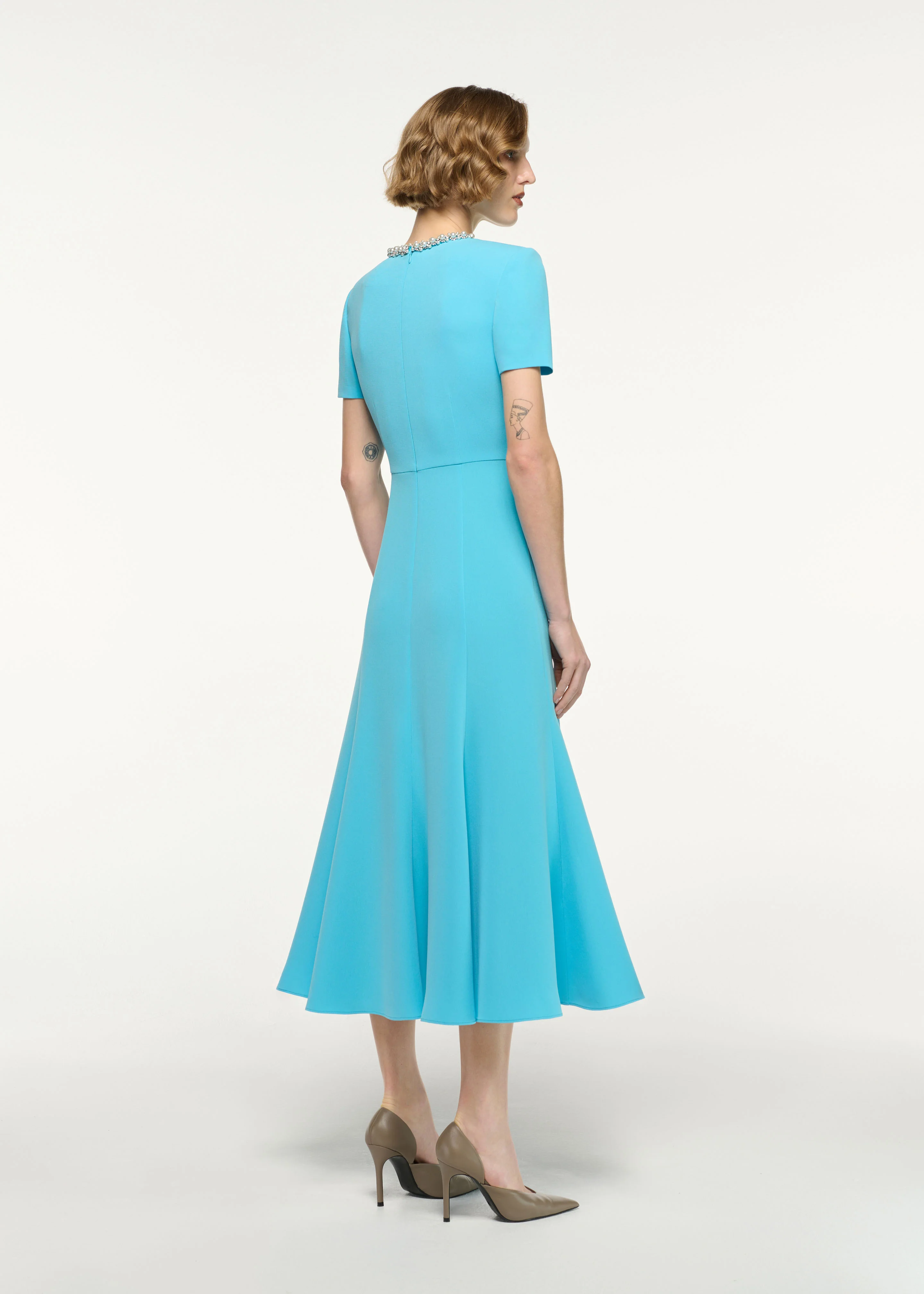 Pearl Neckline Short Sleeve Midi Dress - Image 3