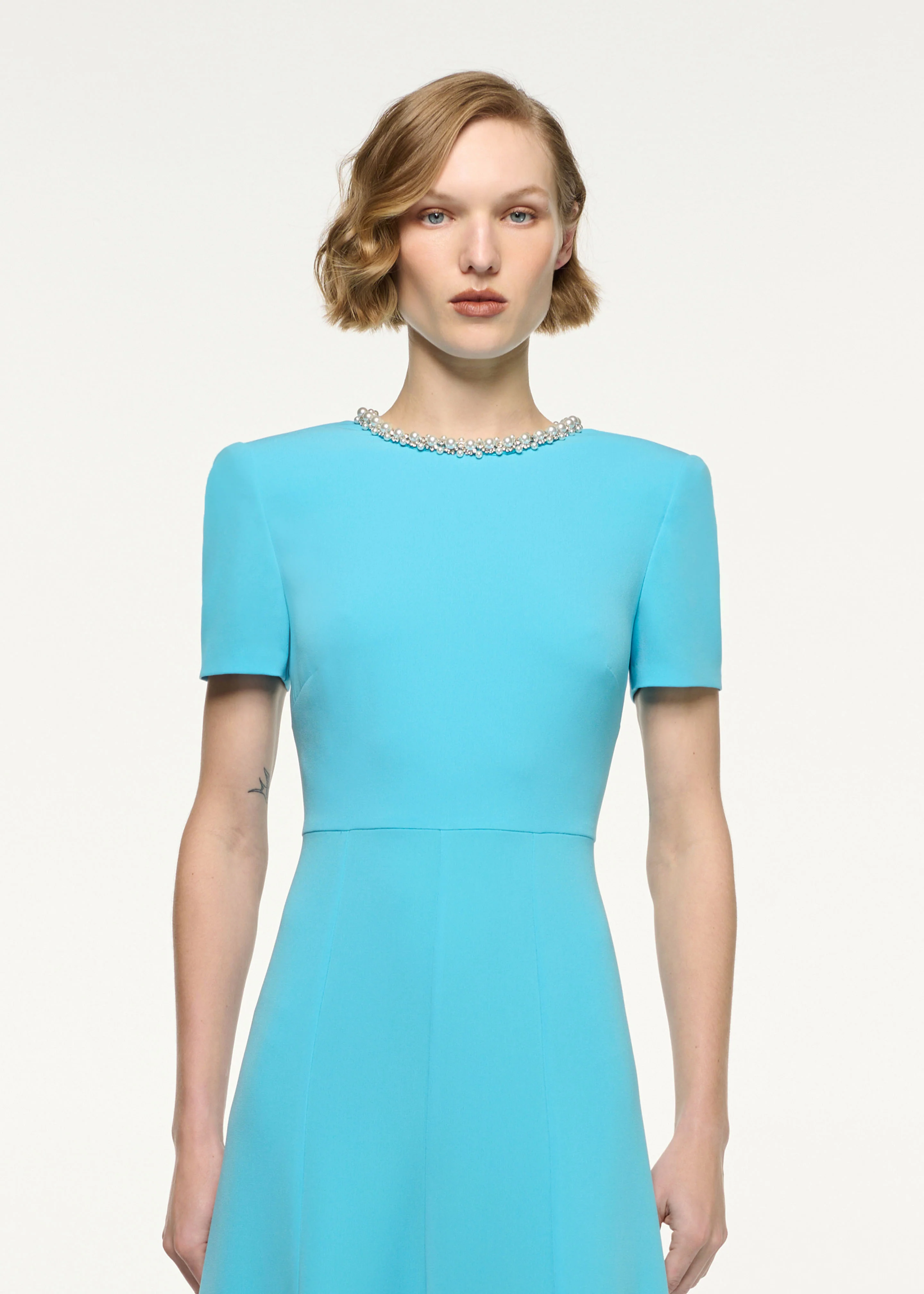 Pearl Neckline Short Sleeve Midi Dress - Image 4