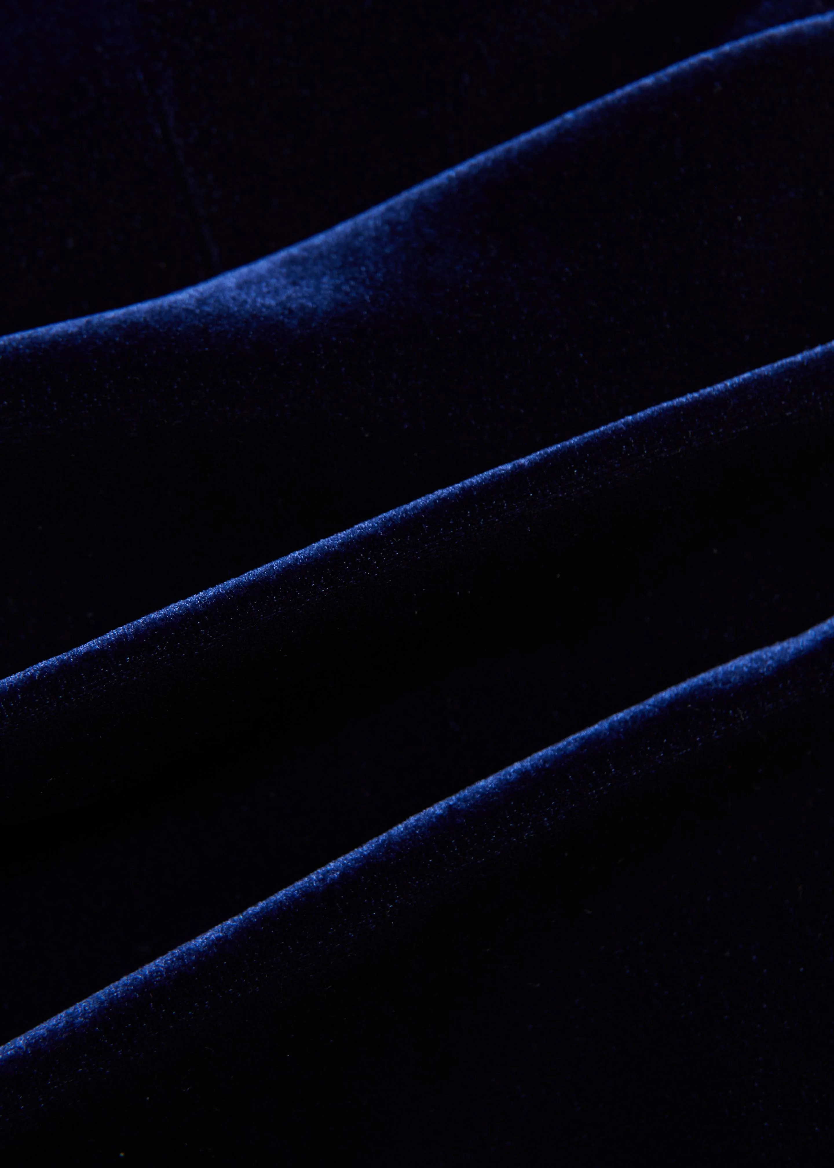 Structured Plunge Velvet Mini Dress - Image 5